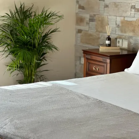 Alseides, The Experience Otel